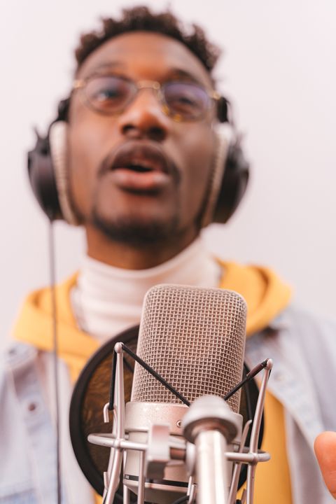 silver-microphone-in-close-up