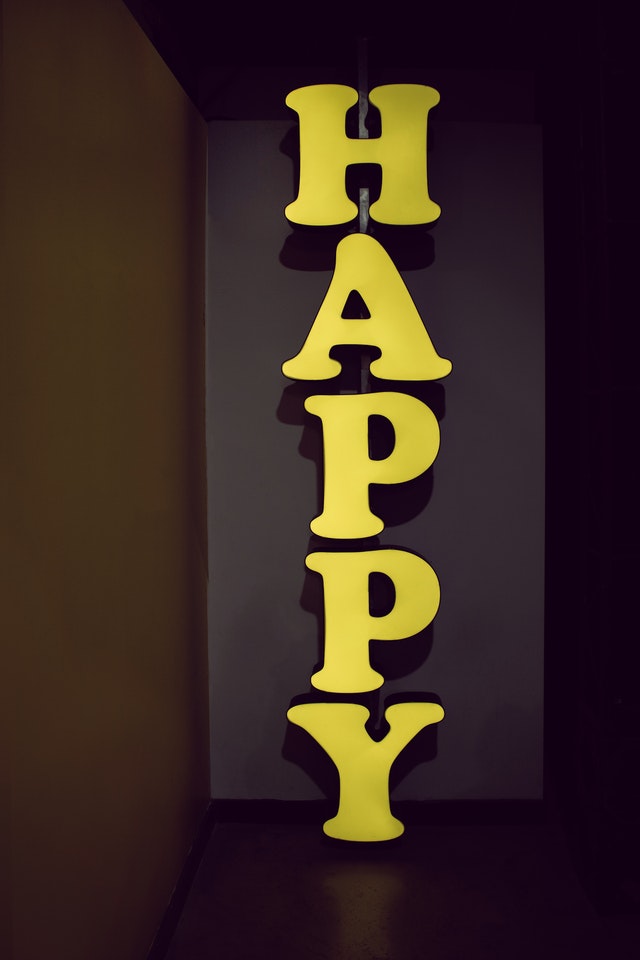 yellow-happy-wooden-decor