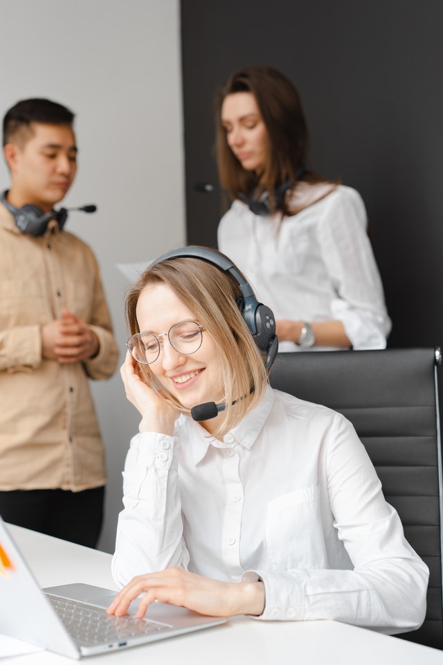 shallow-focus-of-woman-working-in-a-call-center